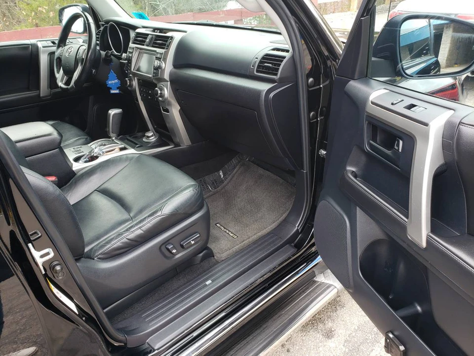 2010 Toyota 4Runner - Image 10 of 16
