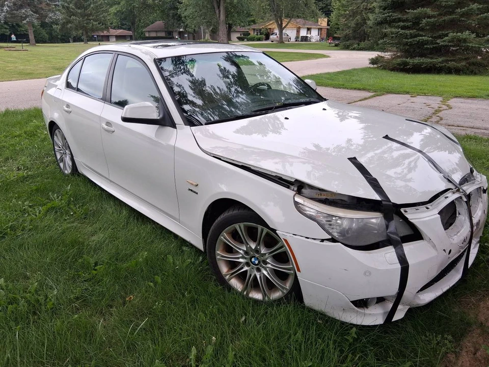 2010 BMW E60 5 Series Sedan - Image 5 of 5
