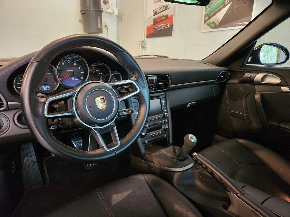 2010 Porsche 997 Carrera - Image 6 of 21
