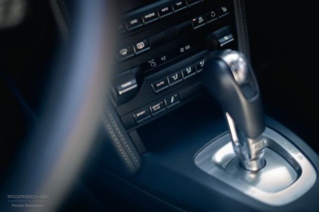 2010 Porsche 997 Turbo - Image 26 of 29