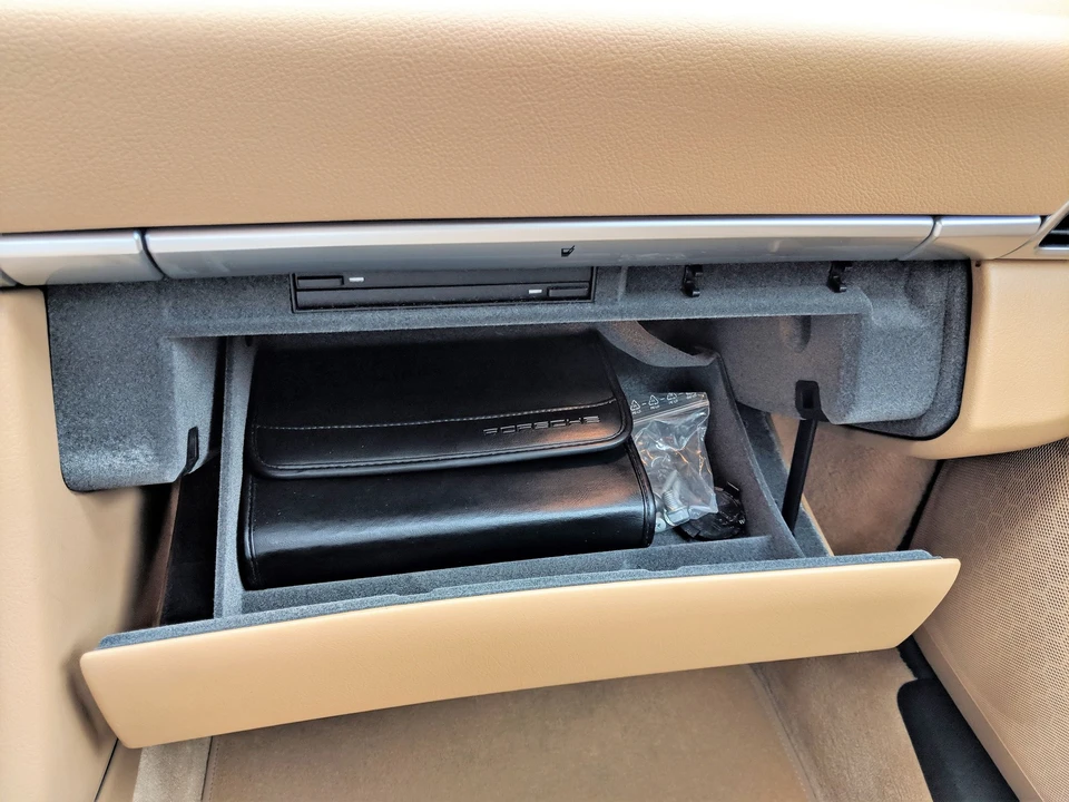 2010 Porsche 997 Carrera 4S - Image 17 of 27