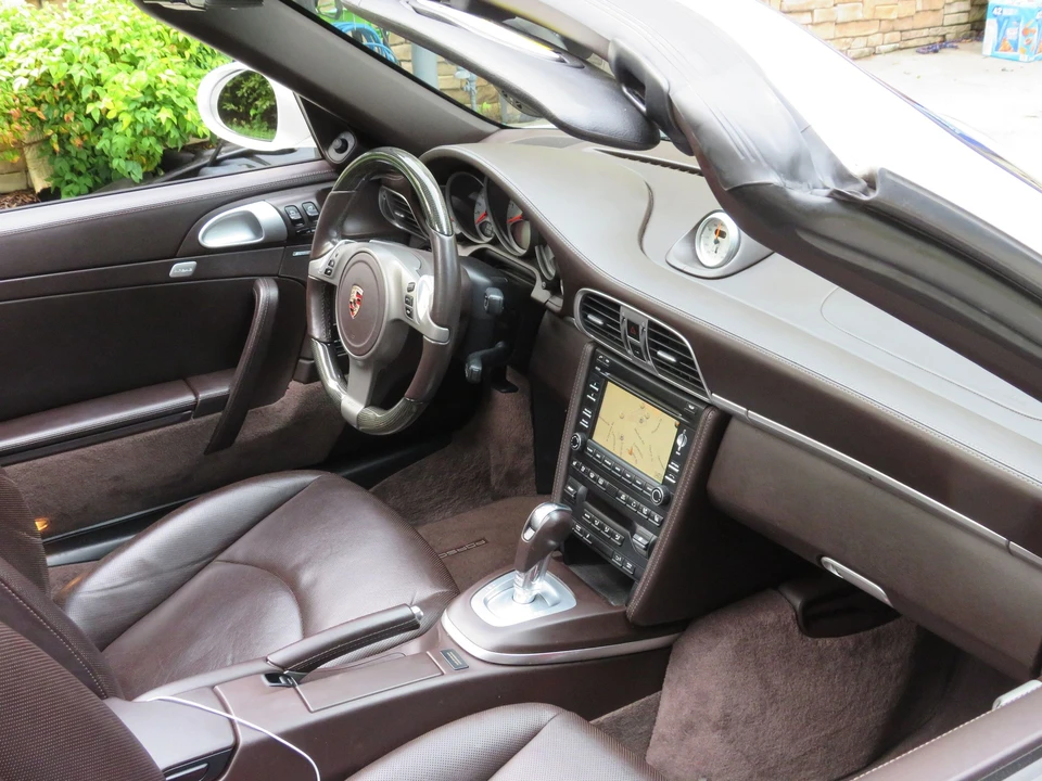 2010 Porsche 997 Carrera 4S - Image 12 of 20
