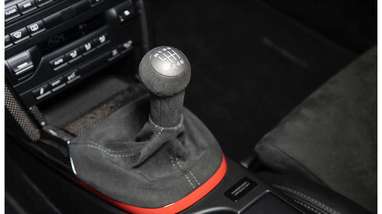 2010 Porsche 997 GT3 RS - Image 13 of 18