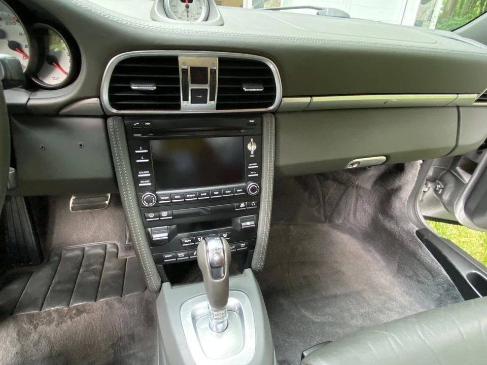 2010 Porsche 997 Turbo - Image 23 of 31