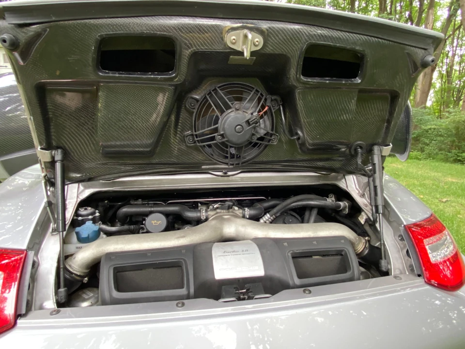 2010 Porsche 997 Turbo - Image 24 of 31
