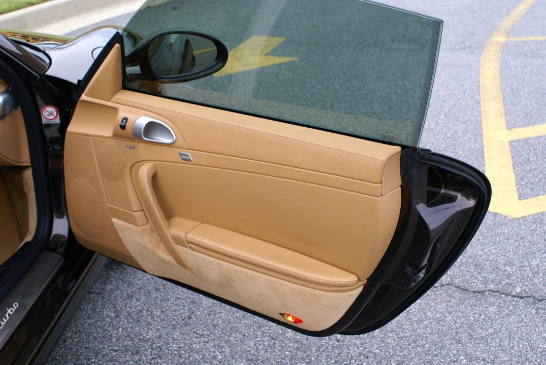 2010 Porsche 997 Turbo - Image 6 of 8