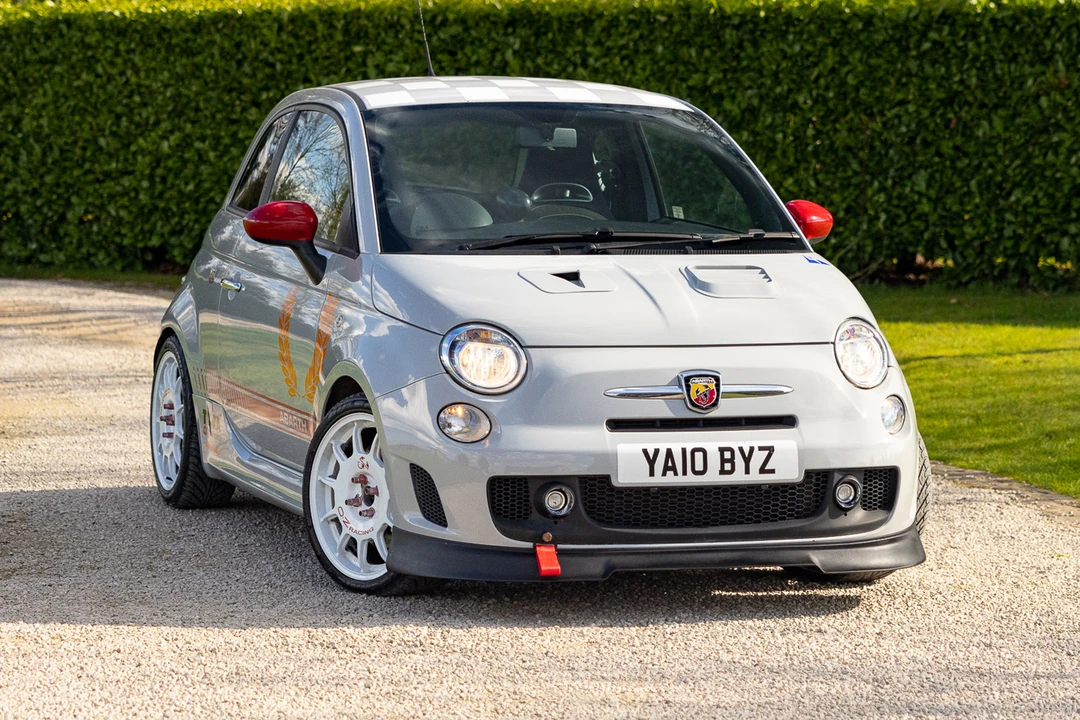 2010 Fiat Abarth 500 - Image 2 of 31