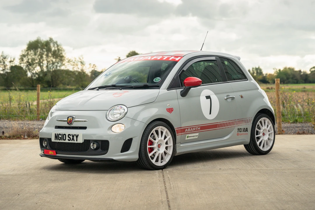 2010 Fiat Abarth 500 - Image 2 of 31