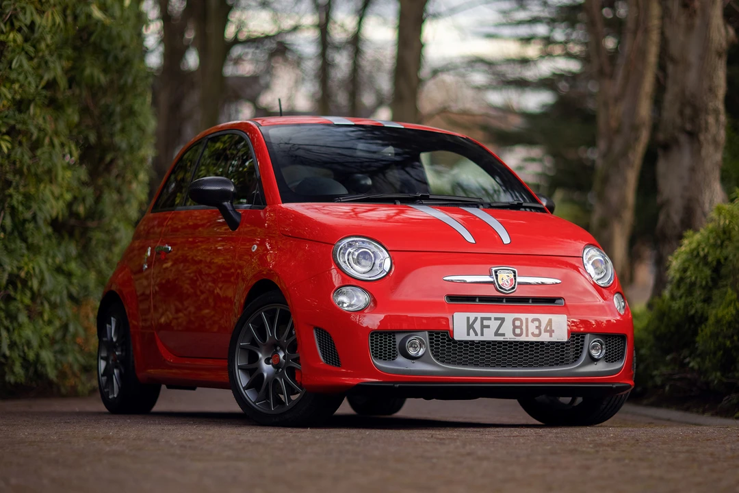 2010 Fiat Abarth 500 - Image 2 of 31
