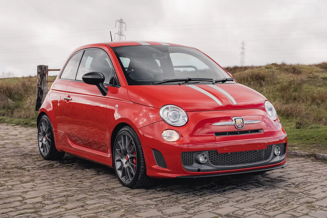 2010 Fiat Abarth 500 - Image 2 of 31