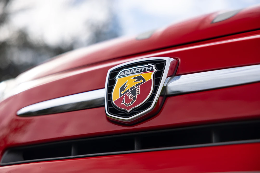 2010 Fiat Abarth 500 - Image 30 of 31