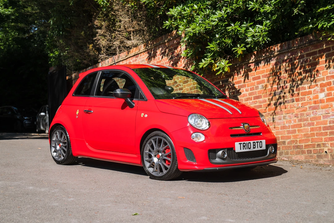 2010 Fiat Abarth 500 - Image 2 of 31