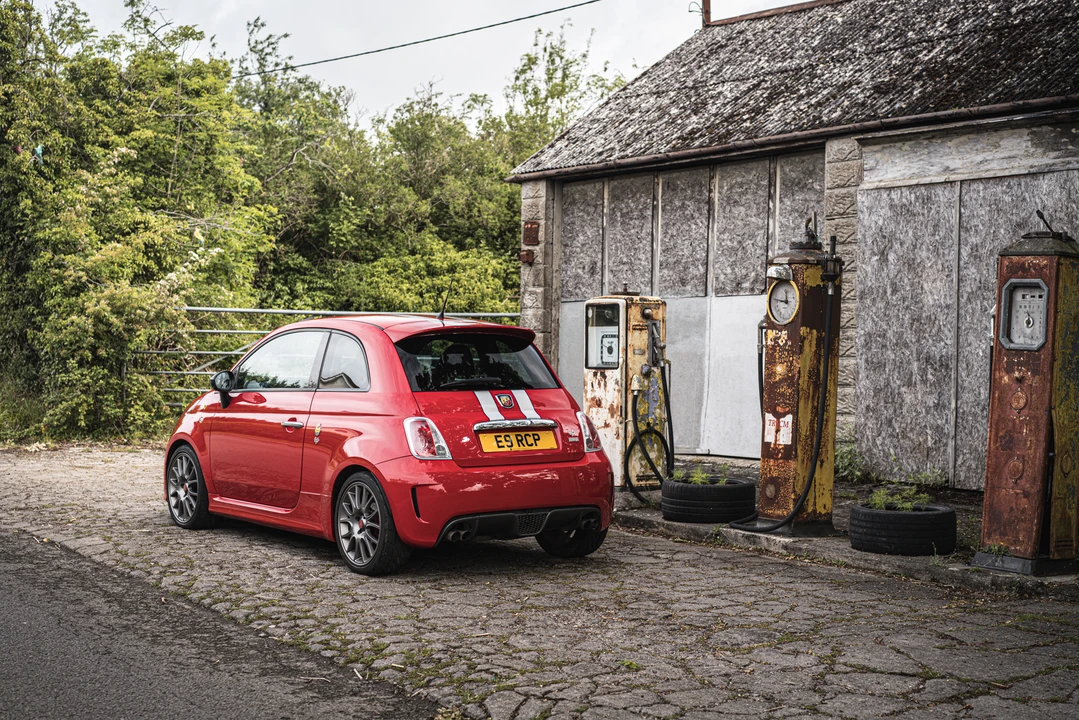 2010 Fiat Abarth 500 - Image 8 of 31