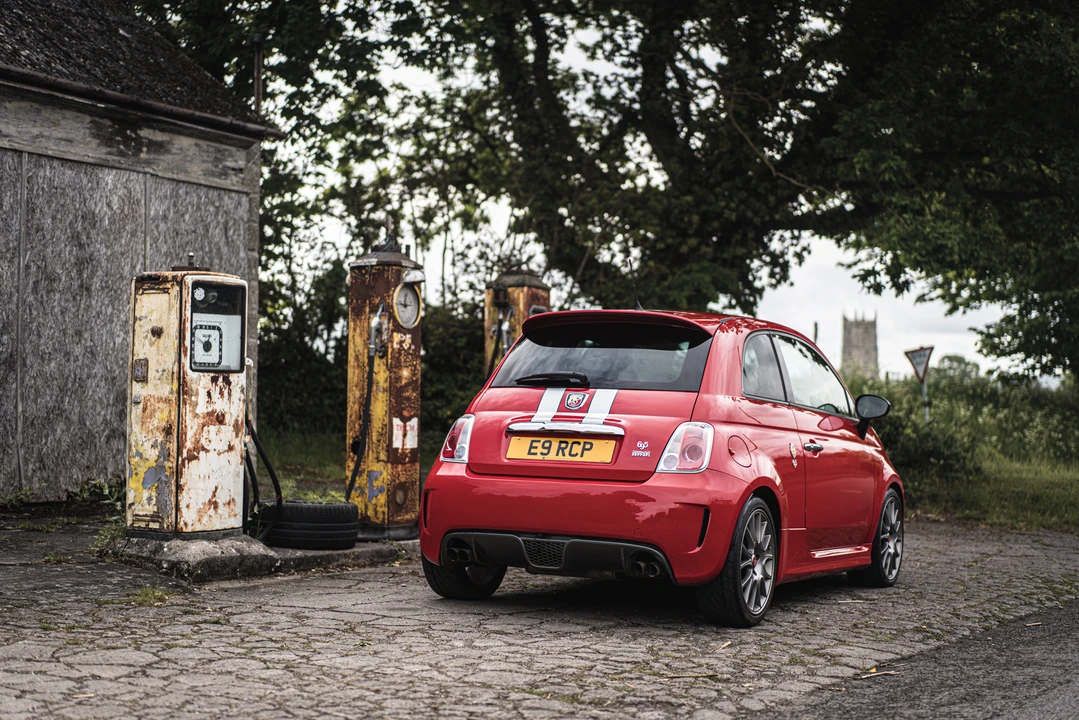 2010 Fiat Abarth 500 - Image 13 of 31