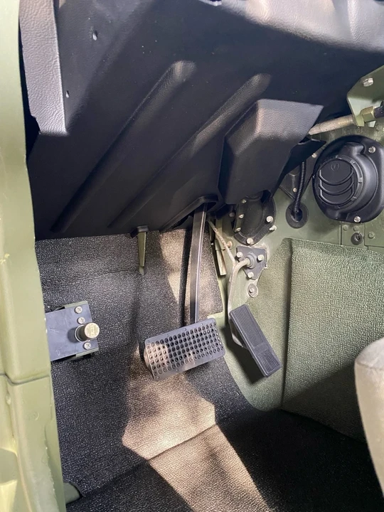 2010 AM General Hummer - Image 20 of 21