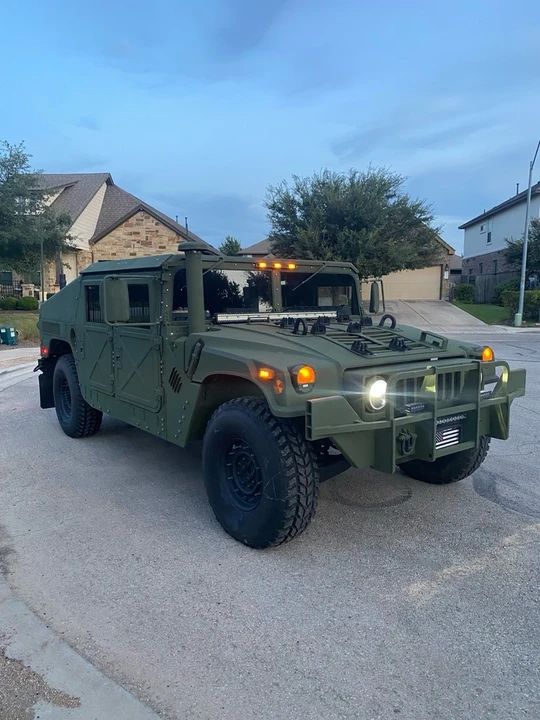2010 AM General Hummer - Image 3 of 21