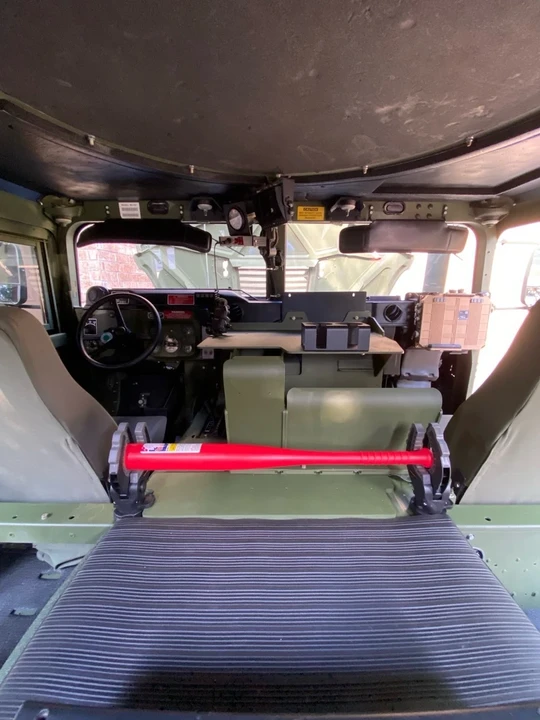 2010 AM General Hummer - Image 17 of 21