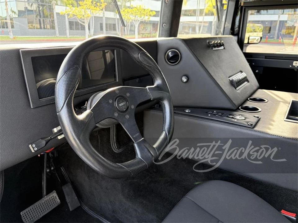 2010 AM General Hummer - Image 4 of 5