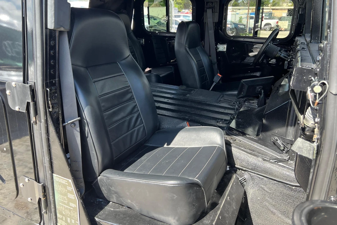 2010 AM General Hummer - Image 29 of 31