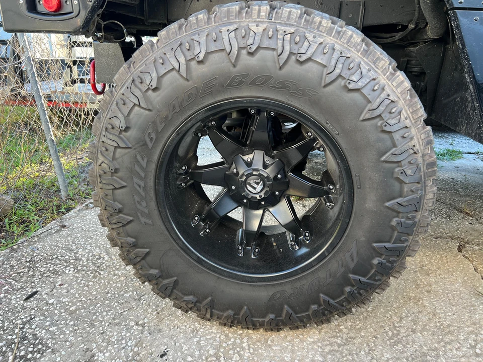 2010 AM General Hummer - Image 27 of 31