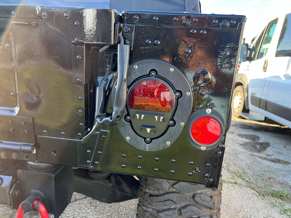 2010 AM General Hummer - Image 22 of 31