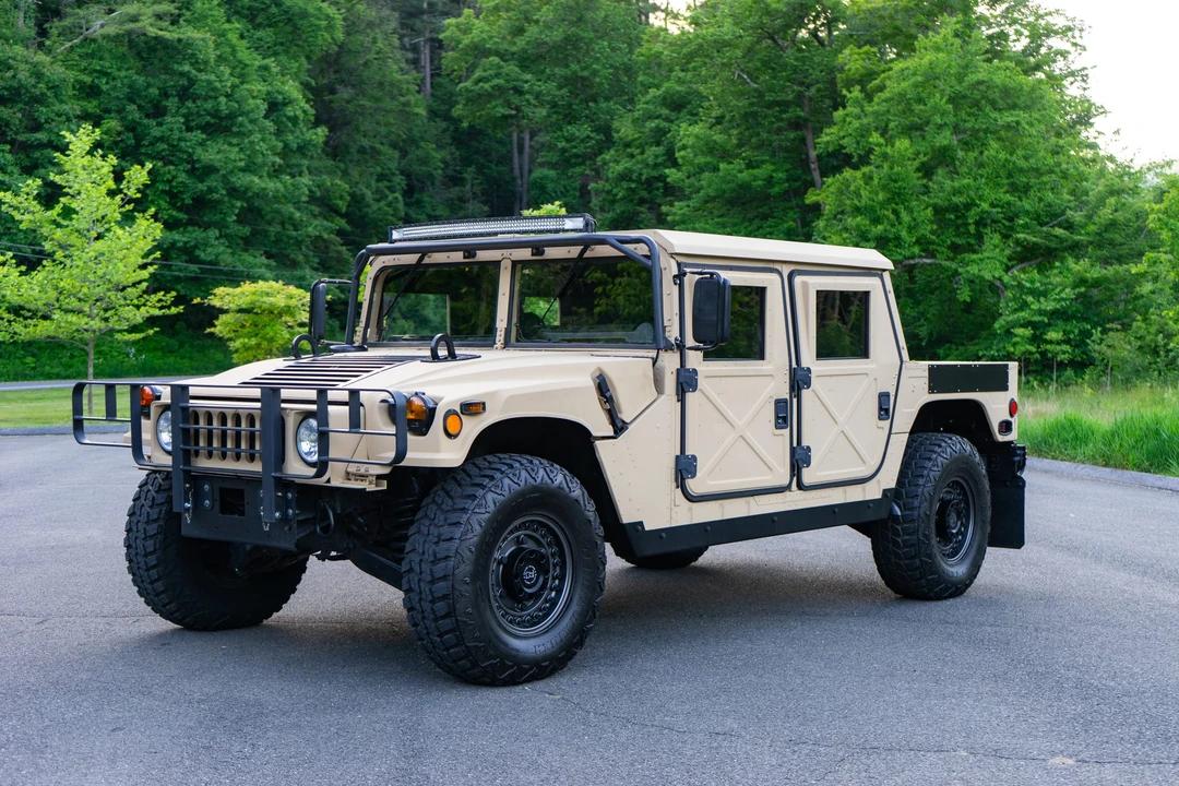 2010 Hummer HMMWV - Image 24 of 31