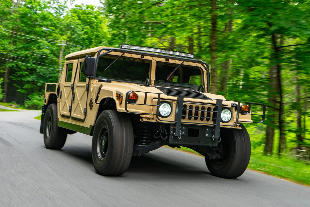 2010 Hummer HMMWV - Image 14 of 31