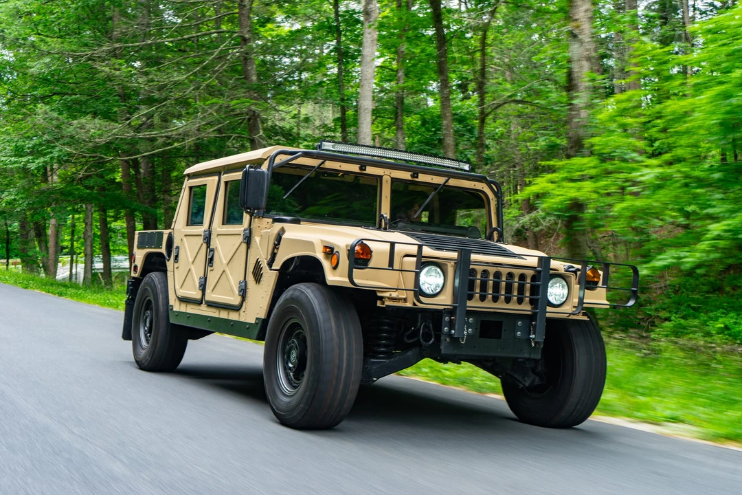 2010 Hummer HMMWV - Image 15 of 31