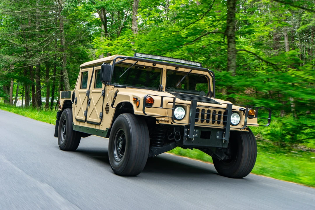 2010 Hummer HMMWV - Image 16 of 31