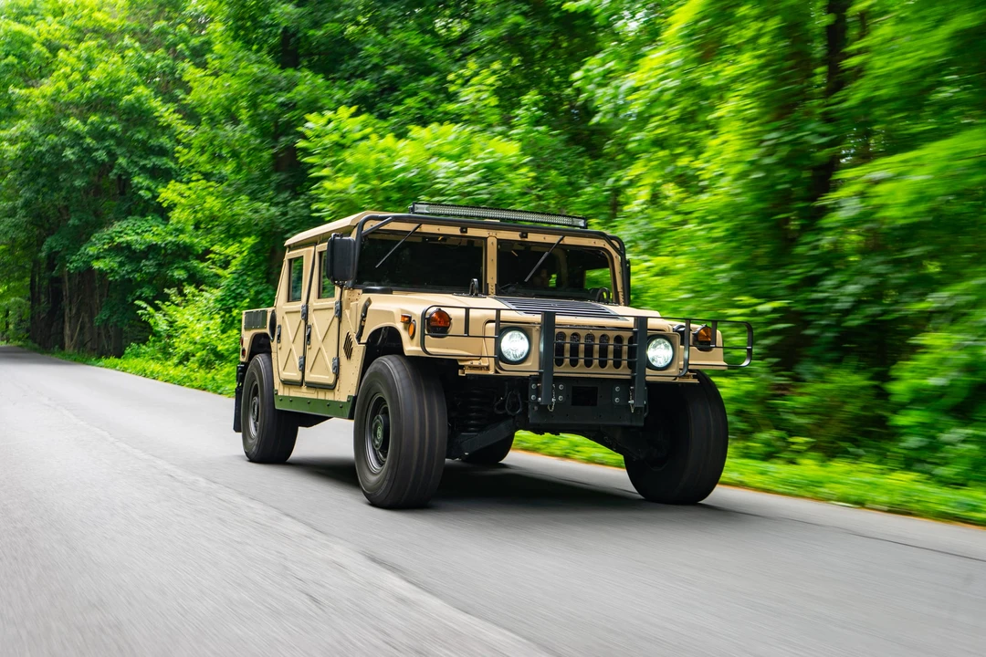 2010 Hummer HMMWV - Image 18 of 31