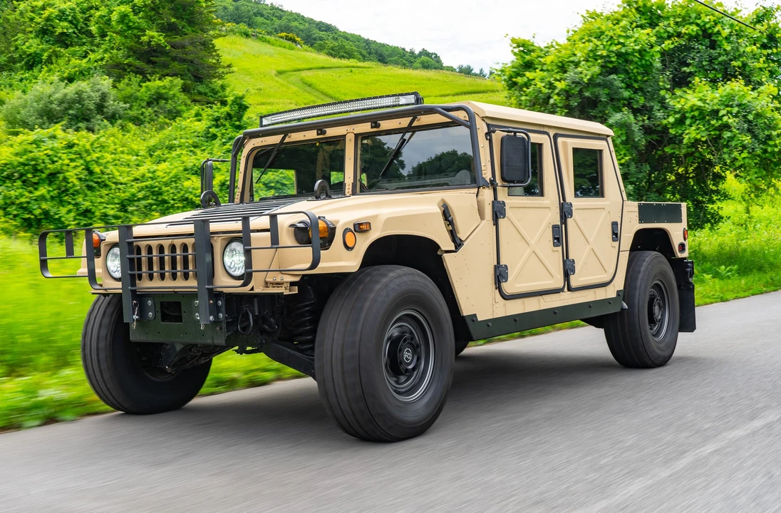 2010 Hummer HMMWV - Image 4 of 31