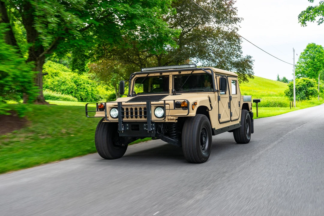 2010 Hummer HMMWV - Image 6 of 31
