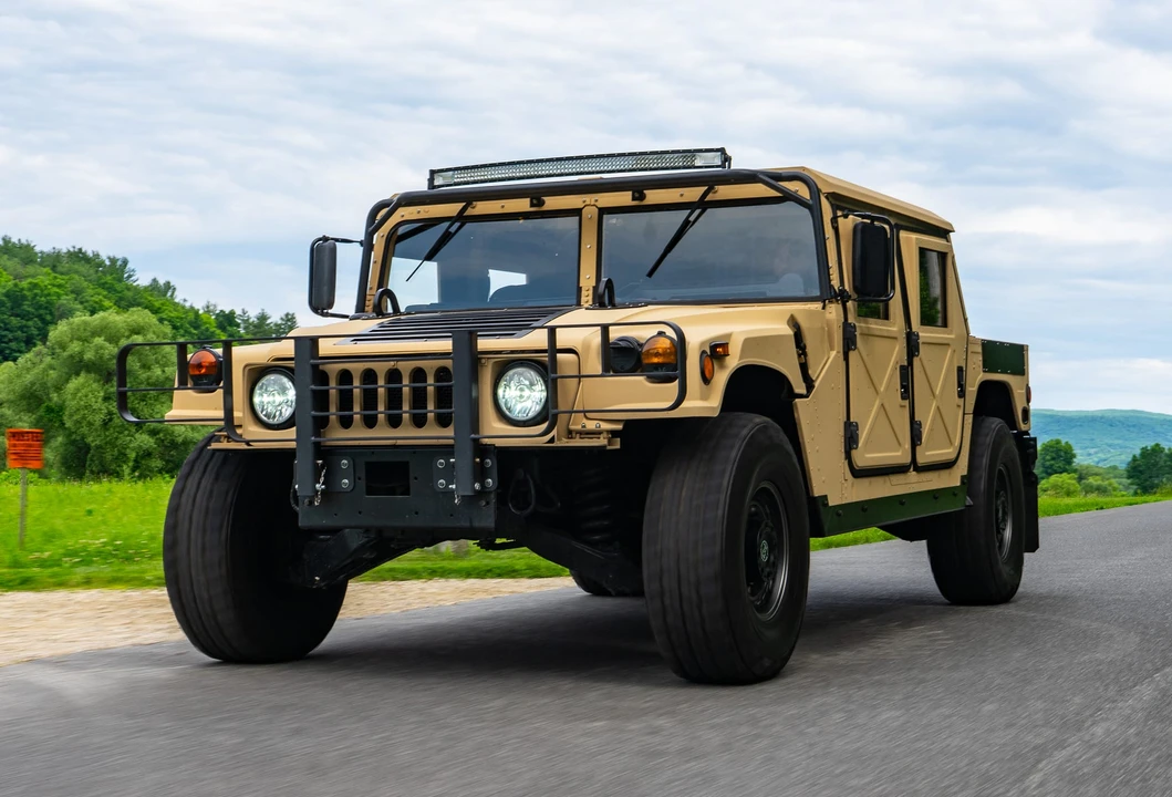 2010 Hummer HMMWV - Image 11 of 31