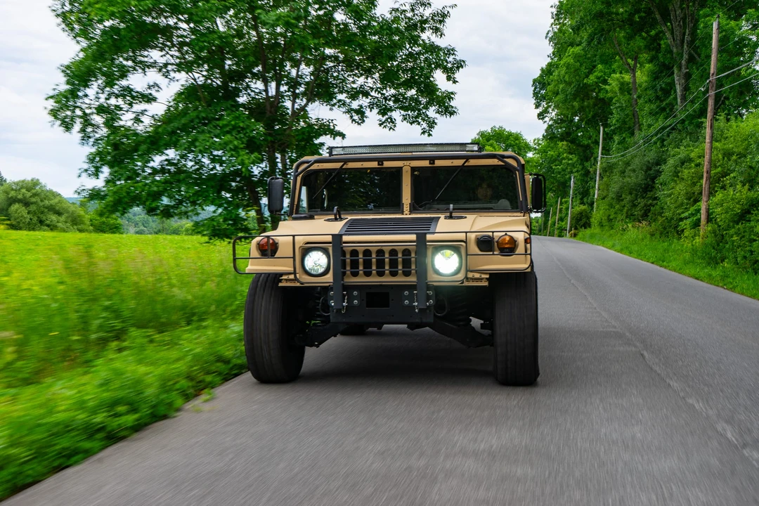2010 Hummer HMMWV - Image 12 of 31