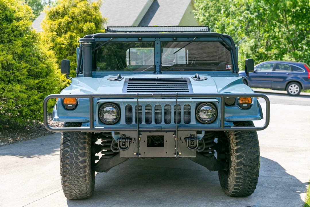 2010 Hummer HMMWV - Image 3 of 31
