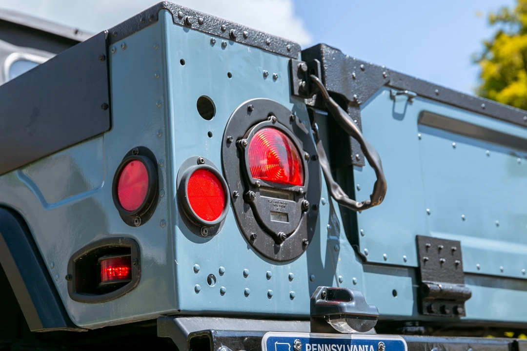 2010 Hummer HMMWV - Image 14 of 31