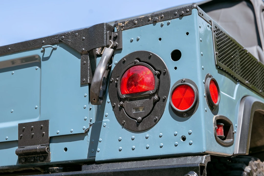 2010 Hummer HMMWV - Image 15 of 31