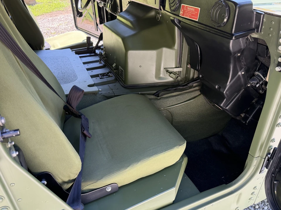 2010 Hummer HMMWV - Image 23 of 31