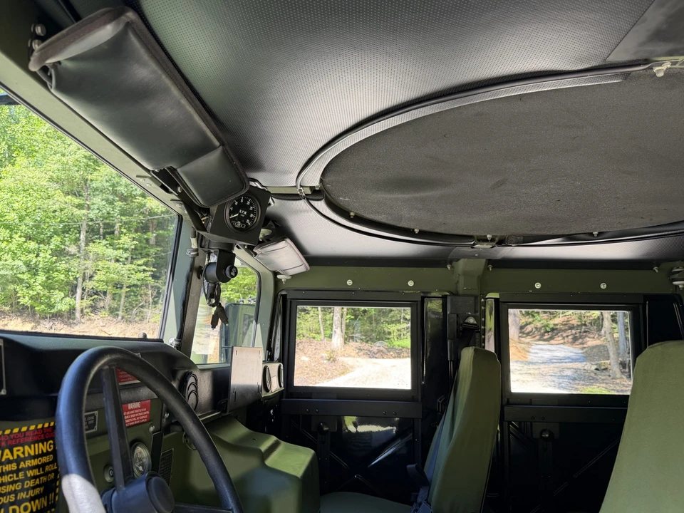 2010 Hummer HMMWV - Image 31 of 31