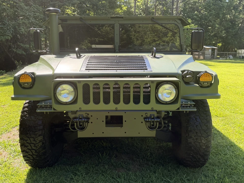 2010 Hummer HMMWV - Image 2 of 31