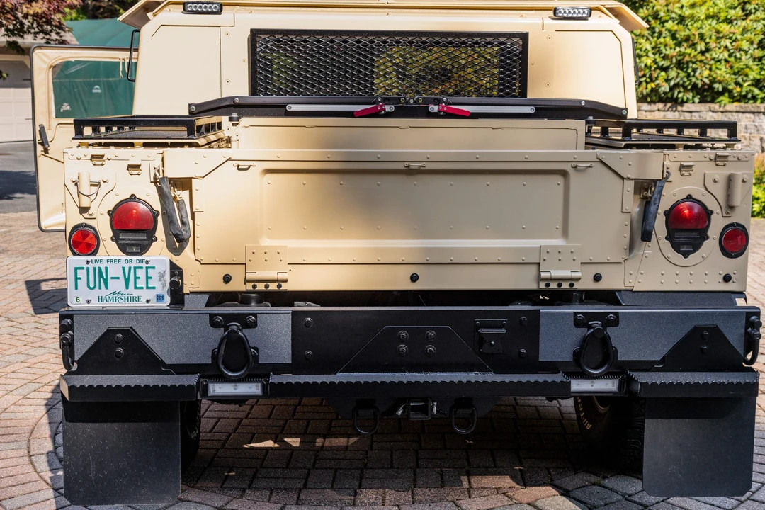 2010 Hummer HMMWV - Image 16 of 31