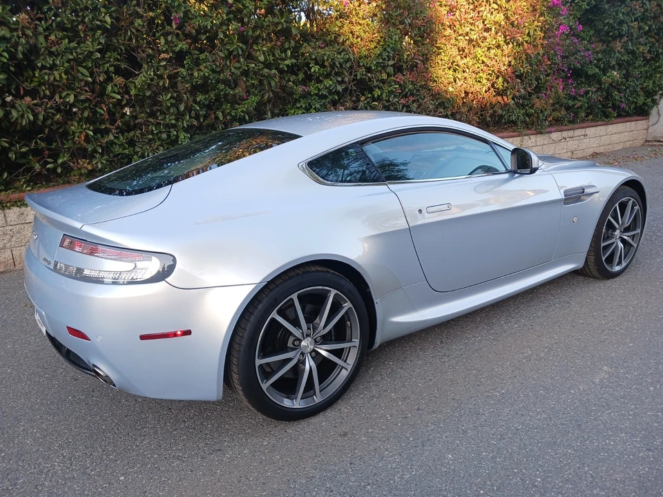2010 Aston Martin V8 Vantage (2006-2017) - Image 6 of 21