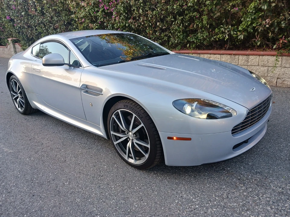 2010 Aston Martin V8 Vantage (2006-2017) - Image 8 of 21