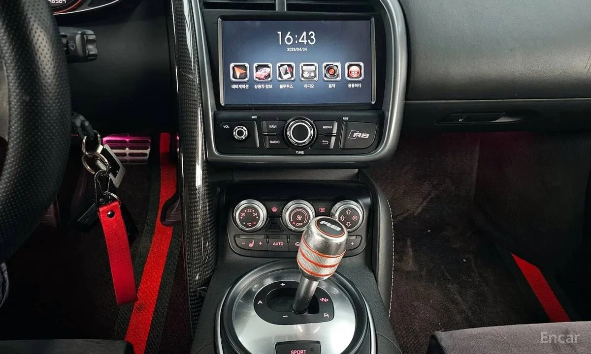 2010 Audi 42 R8 - Image 8 of 20