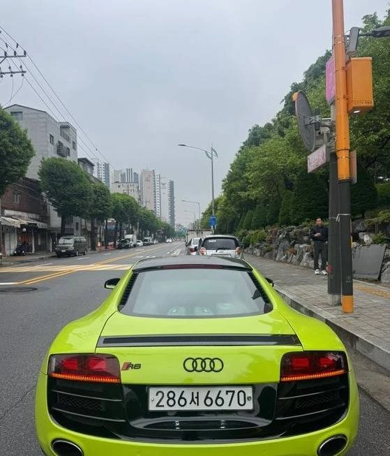 2010 Audi 42 R8 - Image 4 of 13