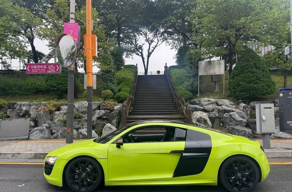 2010 Audi 42 R8 - Image 5 of 13