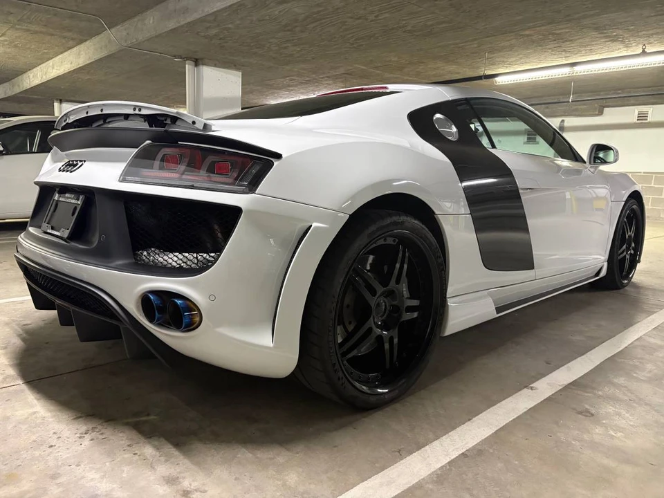 2010 Audi 42 R8 - Image 2 of 19