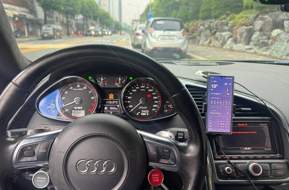2010 Audi 42 R8 - Image 10 of 13