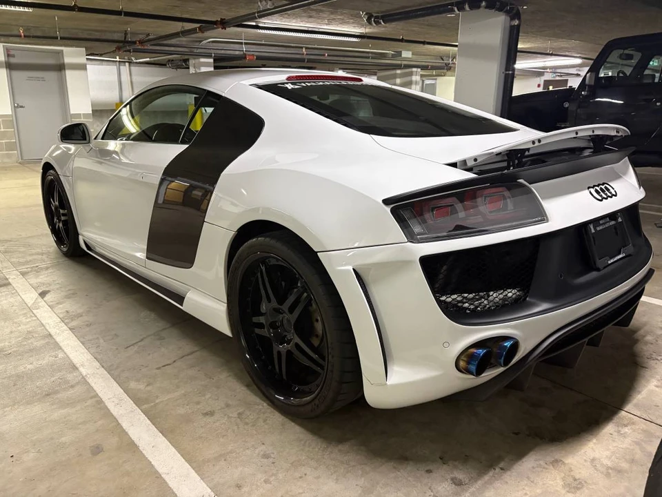 2010 Audi 42 R8 - Image 3 of 19