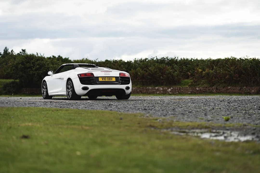2010 Audi 42 R8 - Image 8 of 31
